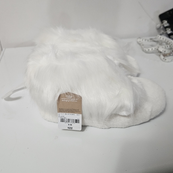 NWT! Polar Bear White Slippers! - Picture 2 of 5